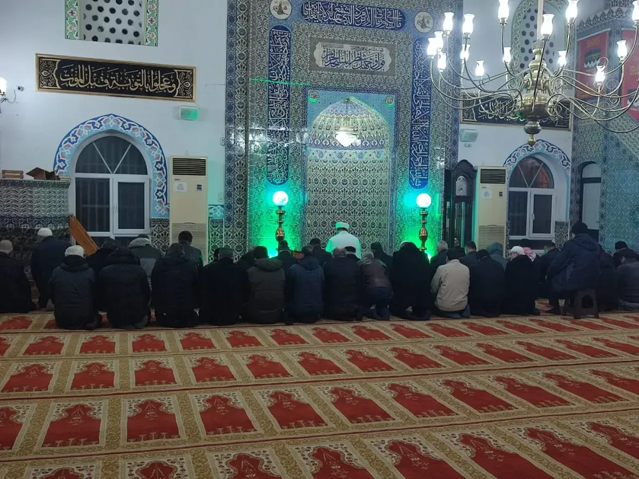 Bursa'da Fethi Koçer Camii'nde Sabah Namazı Buluşması Gerçekleştirildi Bursa'da Fethi Koçer Camii'nde Sabah Namazı Buluşması Gerçekleştirildi