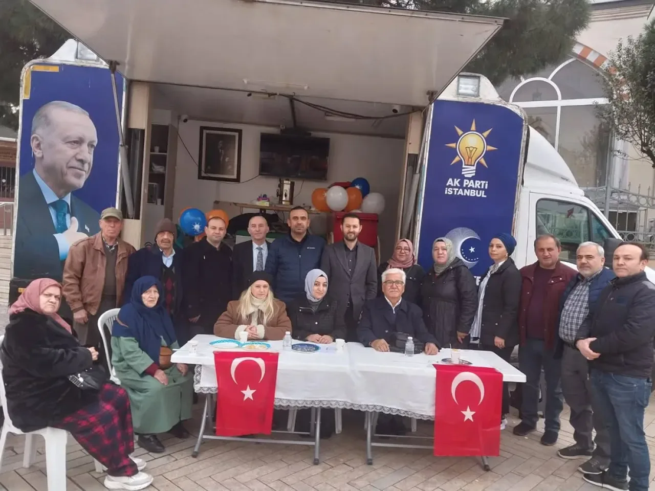 AK Parti İstanbul İl Yönetimi Maltepe'deki AK Nokta'yı Ziyaret Etti AK Parti İstanbul İl Yönetimi Maltepe'deki AK Nokta'yı Ziyaret Etti