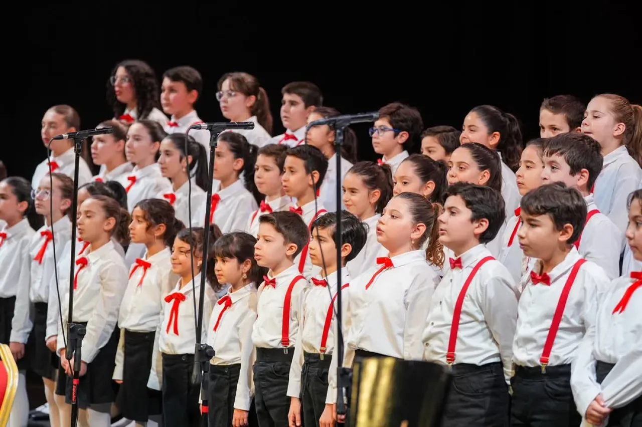 Üsküdar'da Genç Yetenekler Sahnedeydi: Adalar Orkestrası ve Çocuk Korosu Konseri Üsküdar'da Genç Yetenekler Sahnedeydi: Adalar Orkestrası ve Çocuk Korosu Konseri