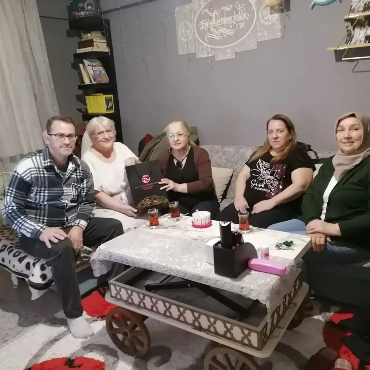 MHP Beylikdüzü'nde Vatandaş Ziyareti Gerçekleştirdi MHP Beylikdüzü'nde Vatandaş Ziyareti Gerçekleştirdi