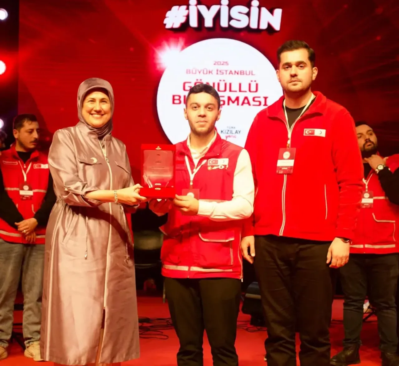 Genç Kızılay Eyüpsultan, Gönüllü Çalışmalarıyla Ödüllendirildi Genç Kızılay Eyüpsultan, Gönüllü Çalışmalarıyla Ödüllendirildi