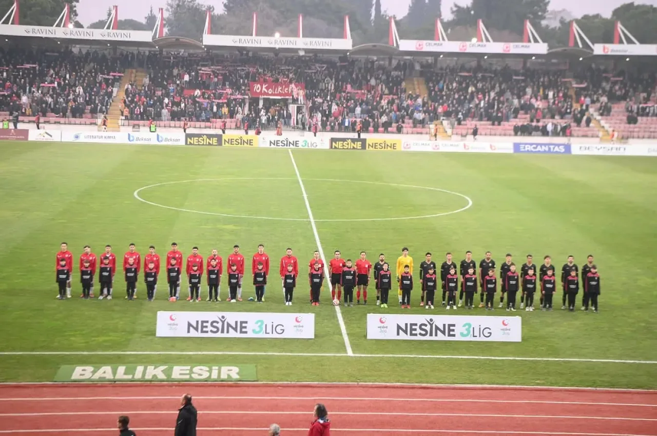 Karesi Belediyesi, Takımın Mücadelesini Tebrik Etti Karesi Belediyesi, Takımın Mücadelesini Tebrik Etti