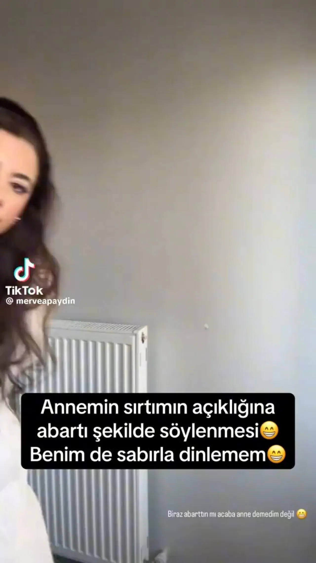 Bir Annenin Kızının Kıyafetine Tepkisi Sosyal Medyada Gündem Oldu Bir Annenin Kızının Kıyafetine Tepkisi Sosyal Medyada Gündem Oldu