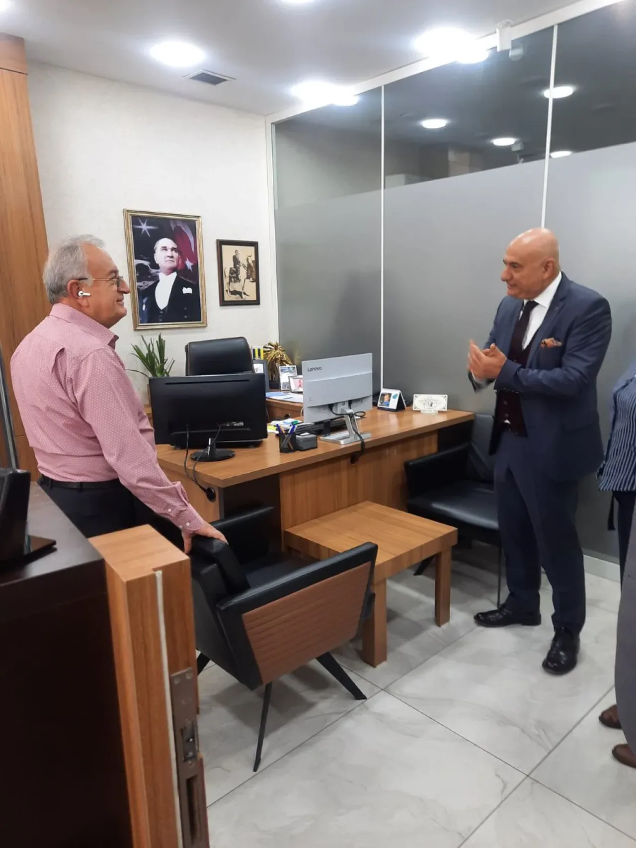MHP Çukurova İlçe Teşkilatı Mahalle Esnafını Ziyaret Etti MHP Çukurova İlçe Teşkilatı Mahalle Esnafını Ziyaret Etti