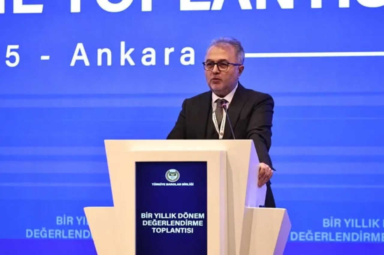 Bursa ve Tekirdağ Barolarından TBB'ye Ortak Reform Talepleri Bursa ve Tekirdağ Barolarından TBB'ye Ortak Reform Talepleri