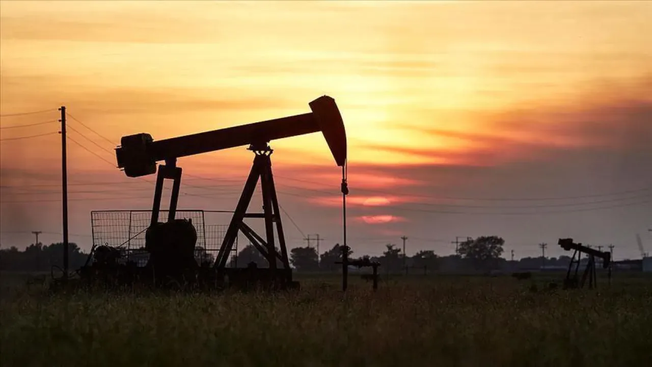 Petrol Fiyatları Arz Endişeleriyle Yükselişte: Brent Varisel 77 Dolar Seviyesinde Petrol Fiyatları Arz Endişeleriyle Yükselişte: Brent Varisel 77 Dolar Seviyesinde