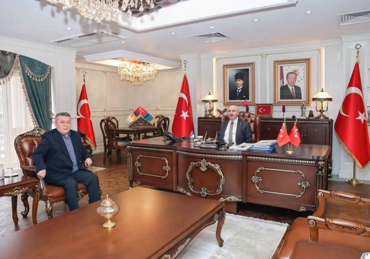 Adana Valisi Köşger, TBMM Başkan Başmüşaviri Doç. Dr. Şeref İba'yı Makamında Ağırladı Adana Valisi Köşger, TBMM Başkan Başmüşaviri Doç. Dr. Şeref İba'yı Makamında Ağırladı