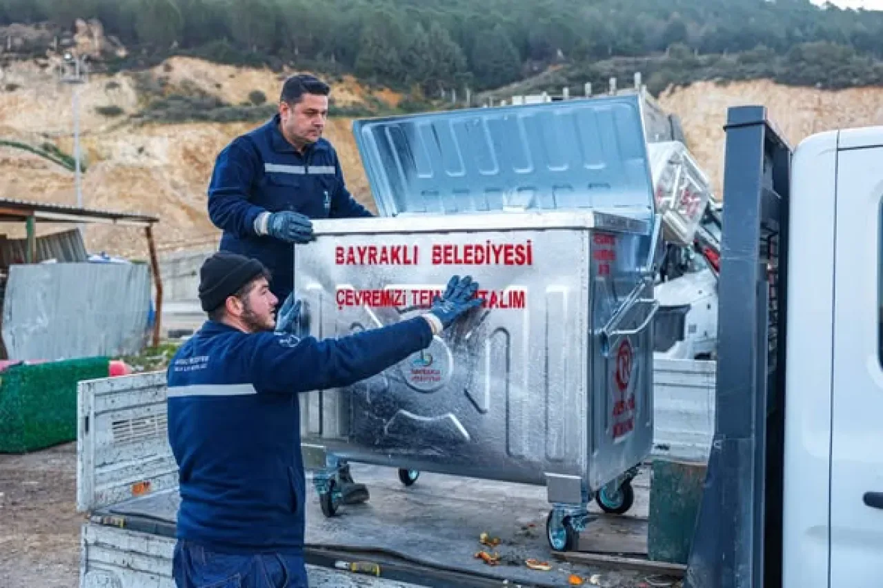 İzmir Bayraklı'ya Yeni Atık Toplama Üniteleri İzmir Bayraklı'ya Yeni Atık Toplama Üniteleri