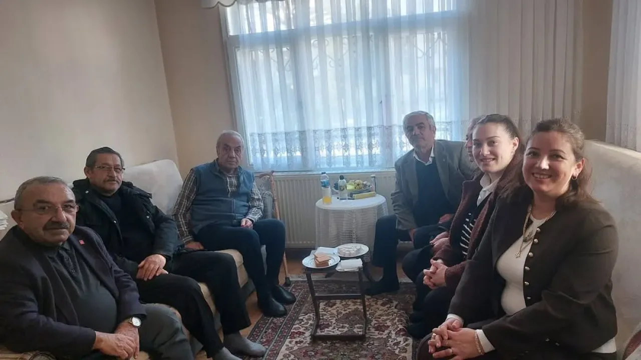 Çubuk'ta CHP İlçe Başkanlığı, Değerli İlçe Büyüklerini Ziyaret Etti Çubuk'ta CHP İlçe Başkanlığı, Değerli İlçe Büyüklerini Ziyaret Etti