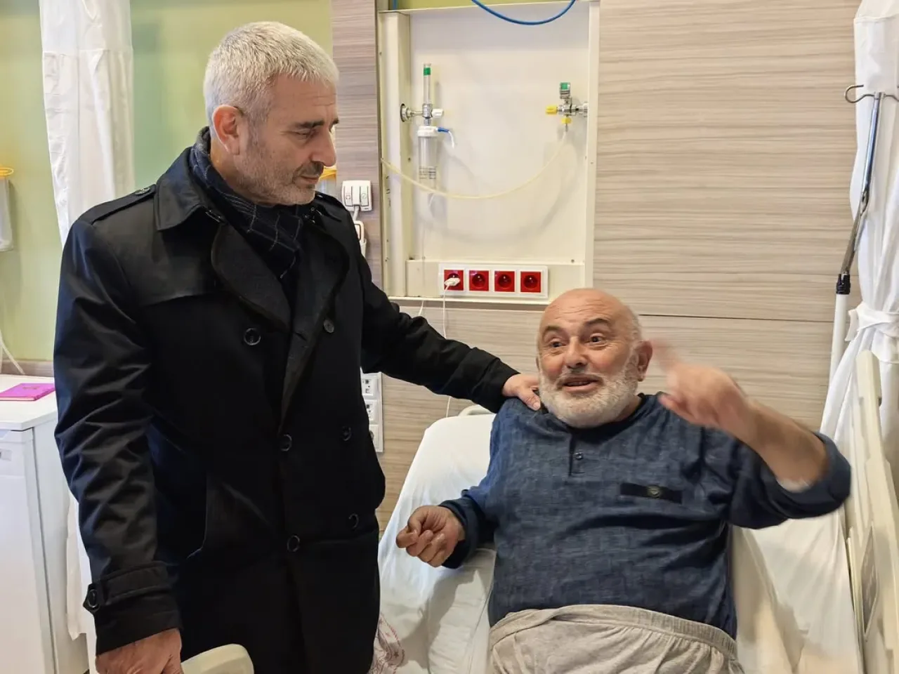 AK Parti Gebze İlçe Başkanı Recep Kaya, Hastanede Tedavi Gören İbrahim Tuzcu'yu Ziyaret Etti AK Parti Gebze İlçe Başkanı Recep Kaya, Hastanede Tedavi Gören İbrahim Tuzcu'yu Ziyaret Etti