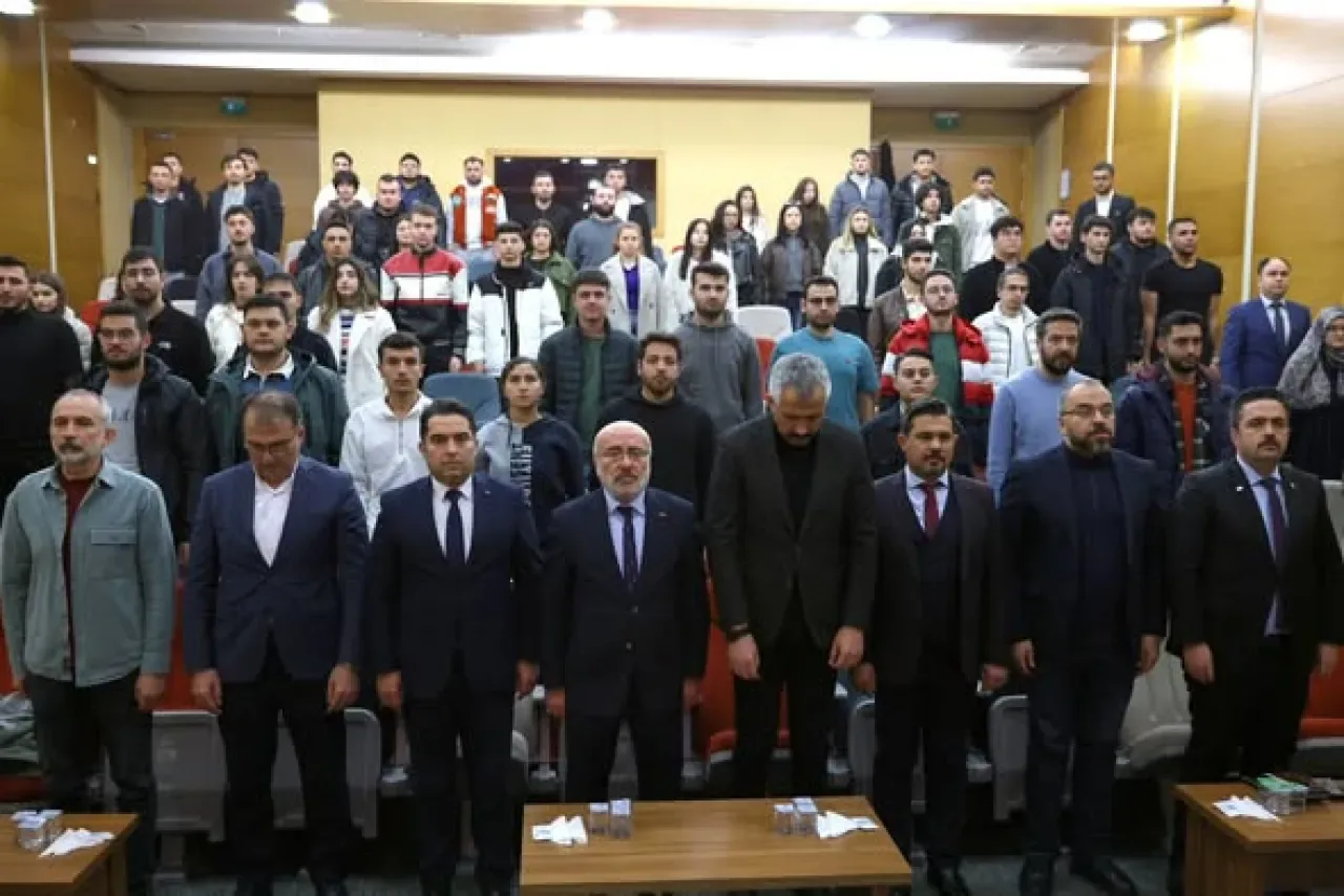 Kayseri Üniversitesi'nde Enerji Zirvesi: Aspilsan Genel Müdürü Öğrencilerle Buluştu Kayseri Üniversitesi'nde Enerji Zirvesi: Aspilsan Genel Müdürü Öğrencilerle Buluştu
