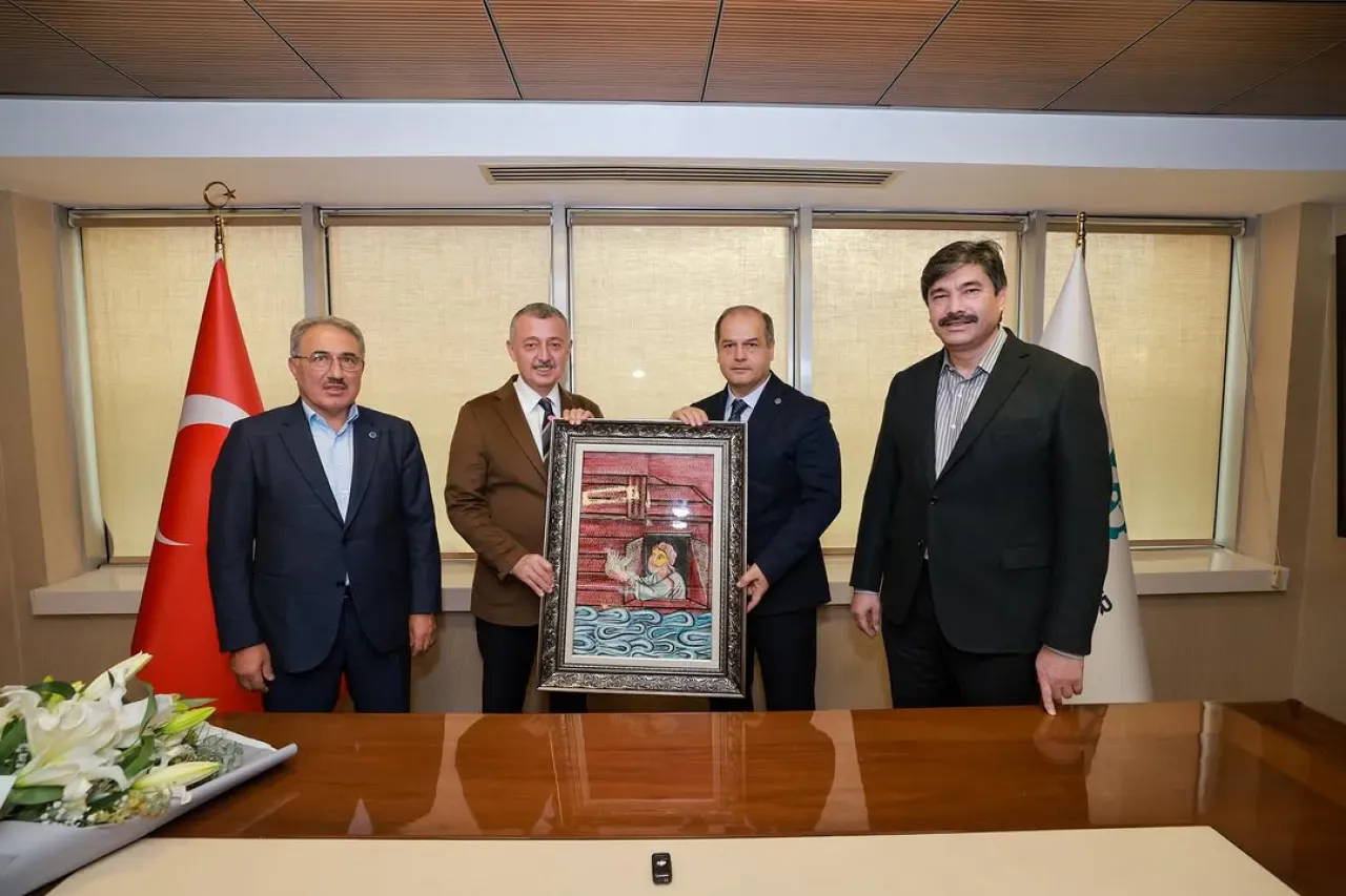 Bem-Bir-Sen Heyeti Kocaeli Büyükşehir Belediye Başkanı Büyükakın'ı Ziyaret Etti Bem-Bir-Sen Heyeti Kocaeli Büyükşehir Belediye Başkanı Büyükakın'ı Ziyaret Etti