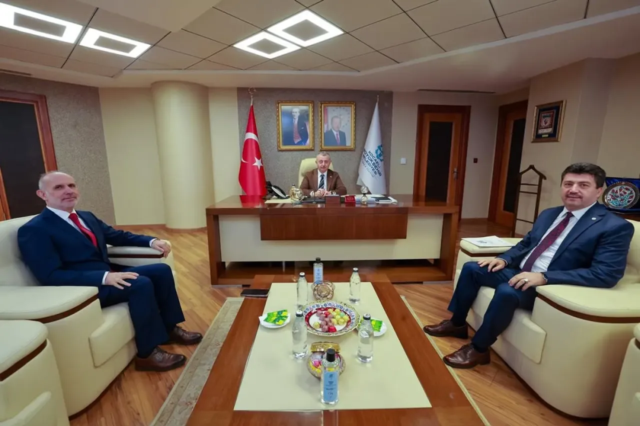 Kocaeli Büyükşehir Belediye Başkanı Büyükakın, SUBÜ Rektörü'nü Ağırladı Kocaeli Büyükşehir Belediye Başkanı Büyükakın, SUBÜ Rektörü'nü Ağırladı