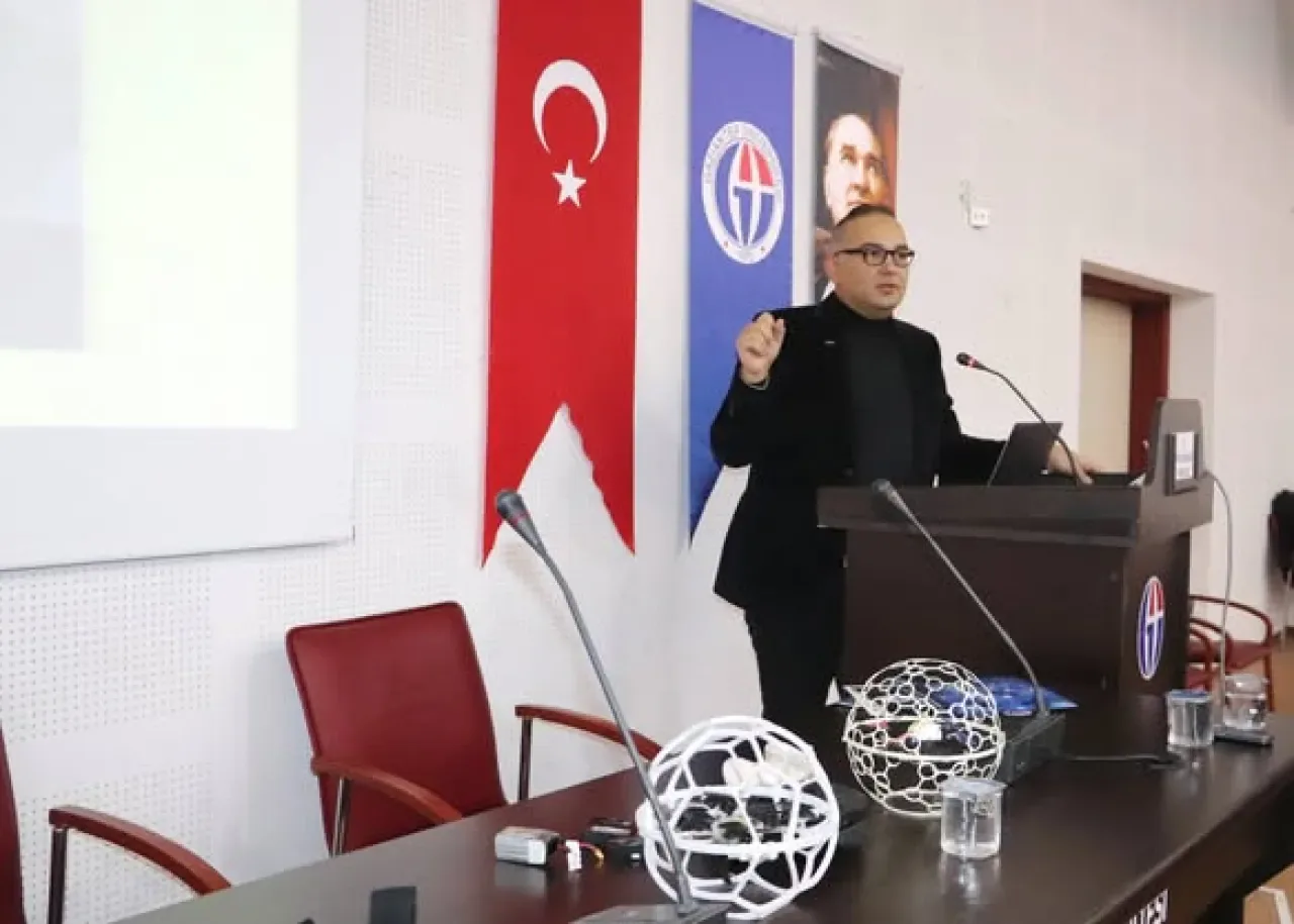 Gaziantep Üniversitesi'nde Spor Teknolojilerinin Geleceği Masaya Yatırıldı Gaziantep Üniversitesi'nde Spor Teknolojilerinin Geleceği Masaya Yatırıldı