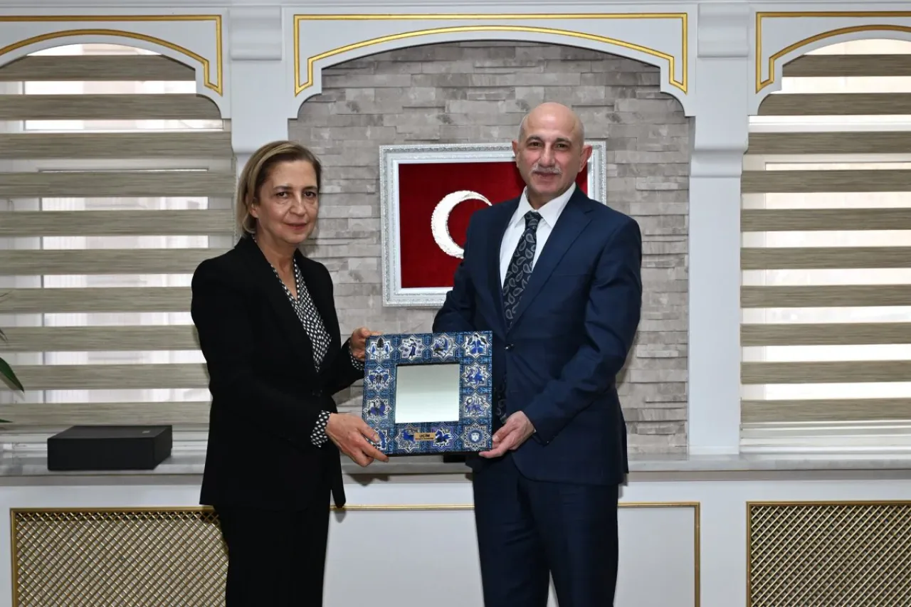 Konya Emniyet Müdürü, Çocuk İstismarıyla Mücadele Derneği Temsilcilerini Ağırladı Konya Emniyet Müdürü, Çocuk İstismarıyla Mücadele Derneği Temsilcilerini Ağırladı