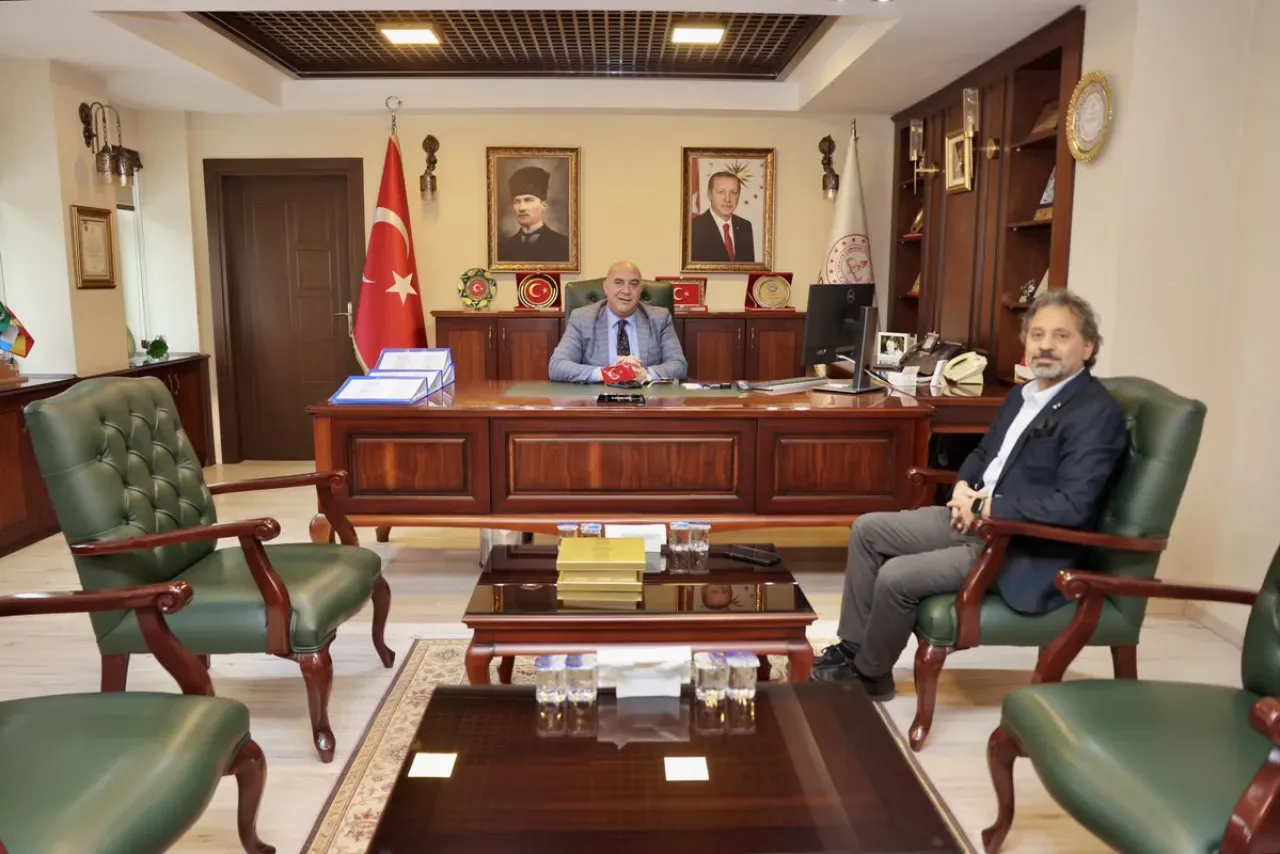 Adana'da Spor Basını ile Eğitim İş Birliği Görüşmeleri Adana'da Spor Basını ile Eğitim İş Birliği Görüşmeleri
