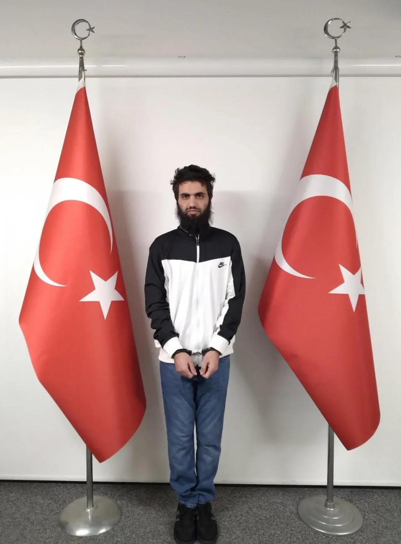 MİT, IŞİD'in Sözde Yöneticisi Mehmet Gören'i Afganistan-Pakistan'da Yakaladı MİT, IŞİD'in Sözde Yöneticisi Mehmet Gören'i Afganistan-Pakistan'da Yakaladı