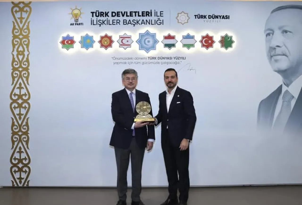 Kırgızistan Devlet Sekreteri Arslan Koyçiev, İYİ Parti'yi Ziyaret Etti Kırgızistan Devlet Sekreteri Arslan Koyçiev, İYİ Parti'yi Ziyaret Etti
