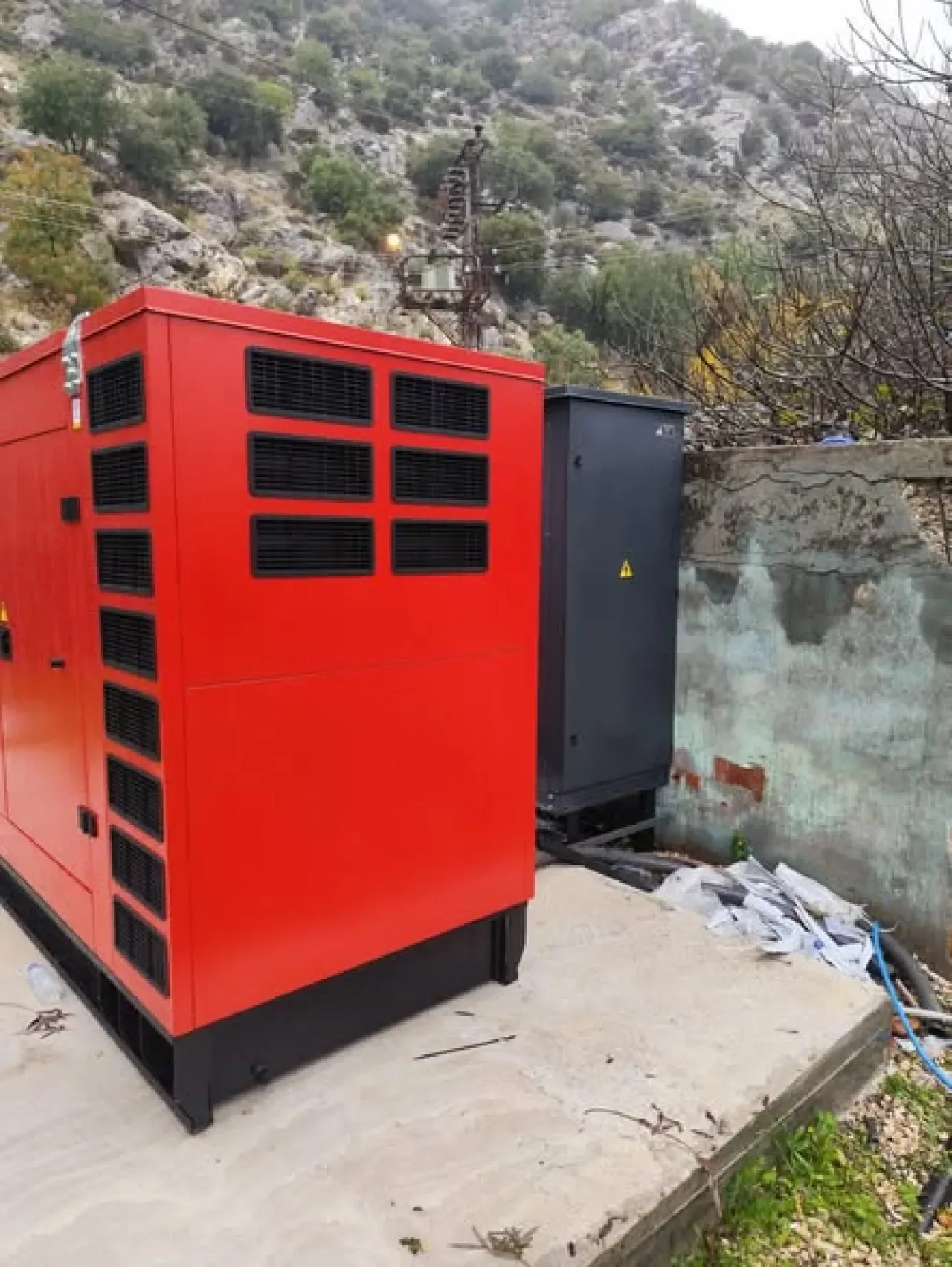 Finike'de Su Kesintisi Sorunu Jeneratör Montajı ile Çözüldü Finike'de Su Kesintisi Sorunu Jeneratör Montajı ile Çözüldü