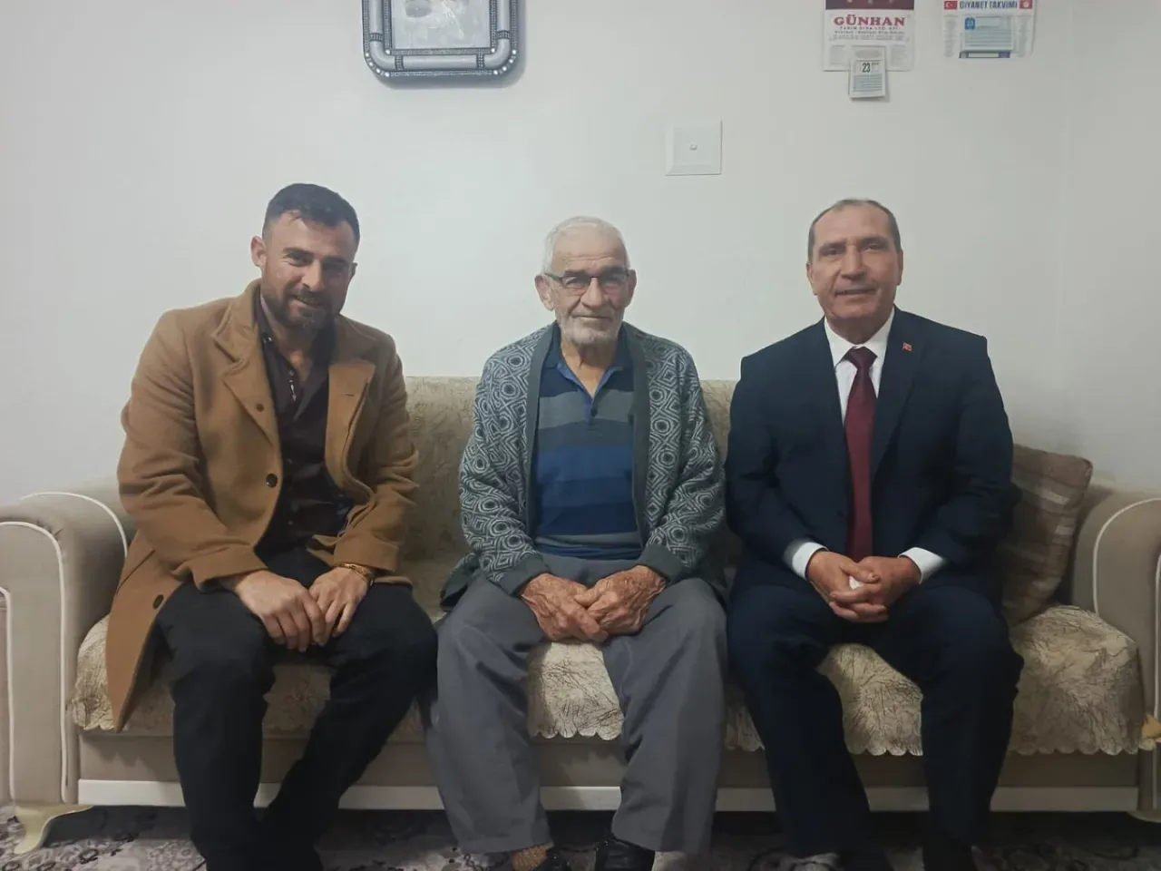 Alibeyhüyüğü'nün Eski Belediye Başkanı Mustafa Sabancı'ya Ziyaret Alibeyhüyüğü'nün Eski Belediye Başkanı Mustafa Sabancı'ya Ziyaret