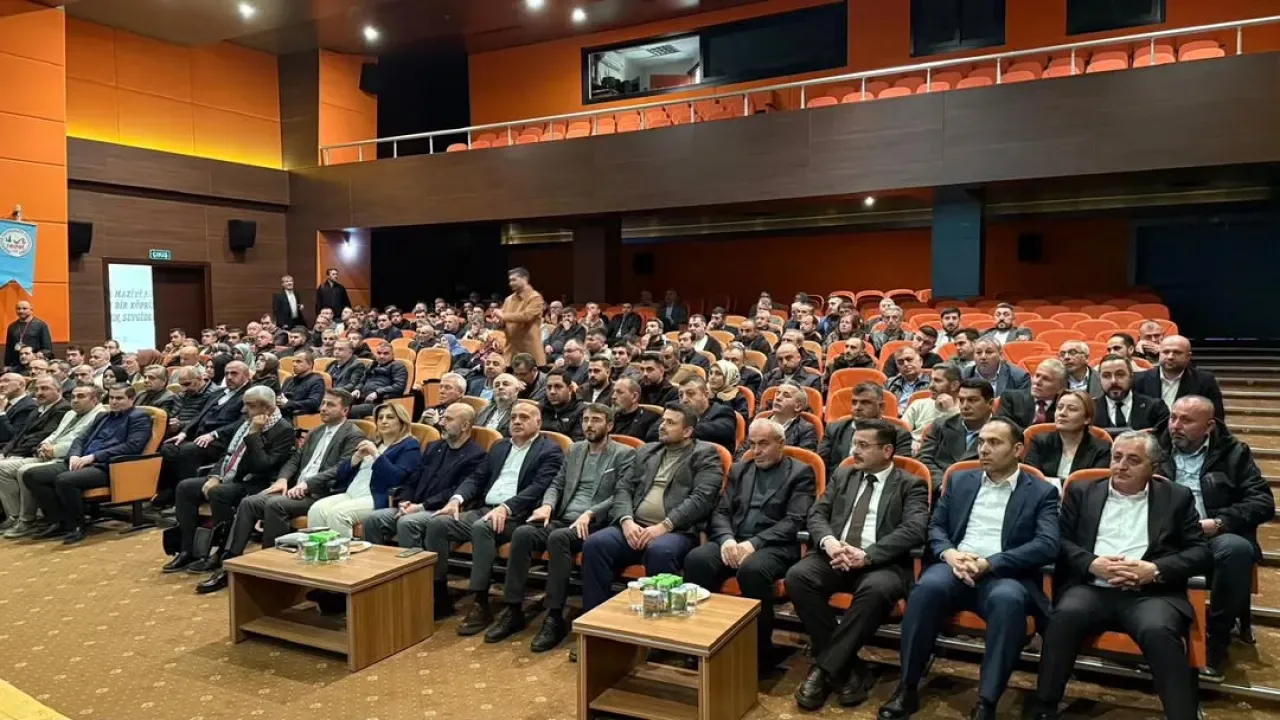 Emrah Parlak ve Hakan Bahadır, Reşadiye Dernekler Federasyonu Kongresi'ne Katıldı Emrah Parlak ve Hakan Bahadır, Reşadiye Dernekler Federasyonu Kongresi'ne Katıldı