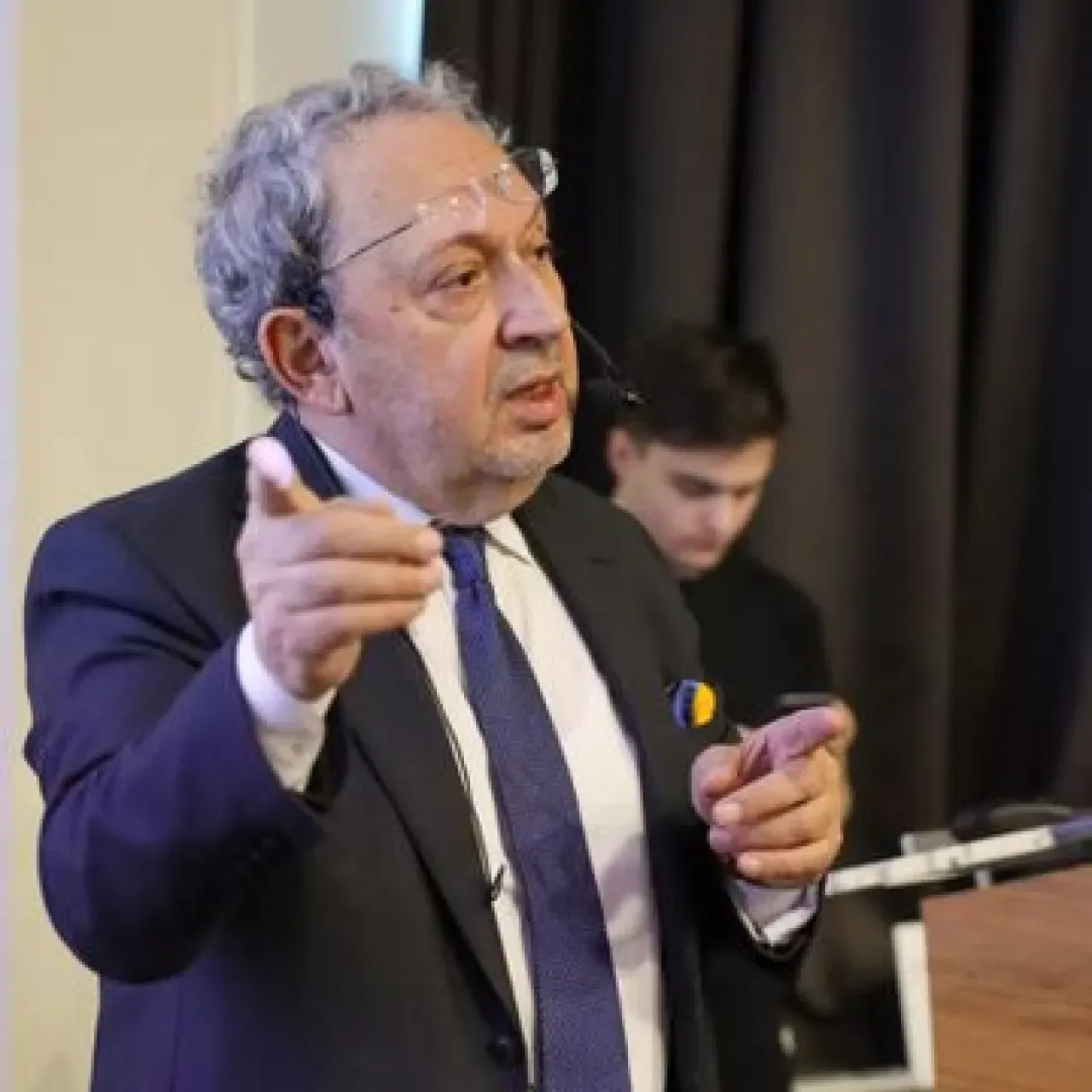 Ekonomist Oğuz: Türkiye'deki Sorun Zenginlerin Doyurulamaması Ekonomist Oğuz: Türkiye'deki Sorun Zenginlerin Doyurulamaması