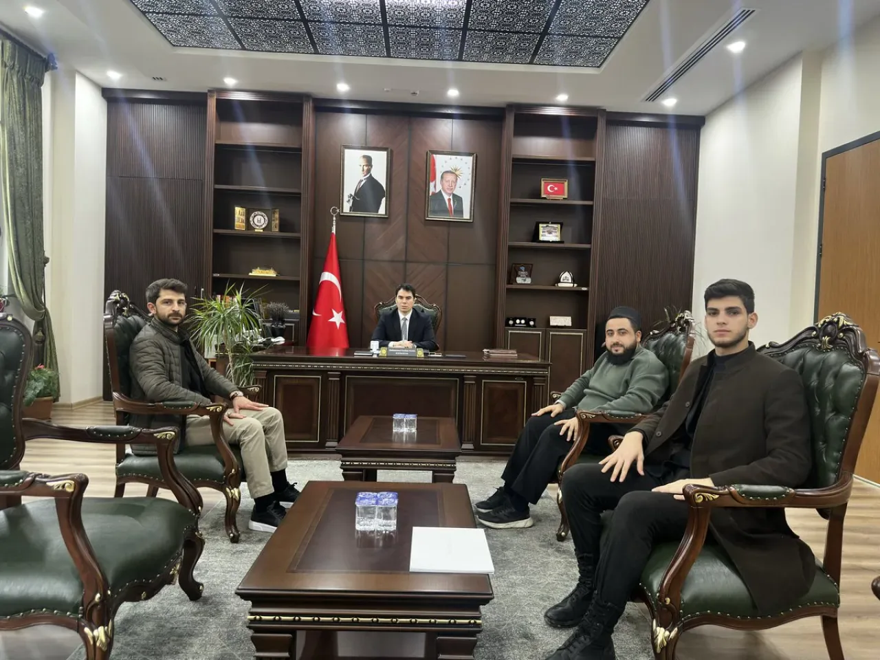 TÜGVA Bursa Temsilcileri Orhaneli Kaymakamı Furkan Tuna'yı Ziyaret Etti TÜGVA Bursa Temsilcileri Orhaneli Kaymakamı Furkan Tuna'yı Ziyaret Etti