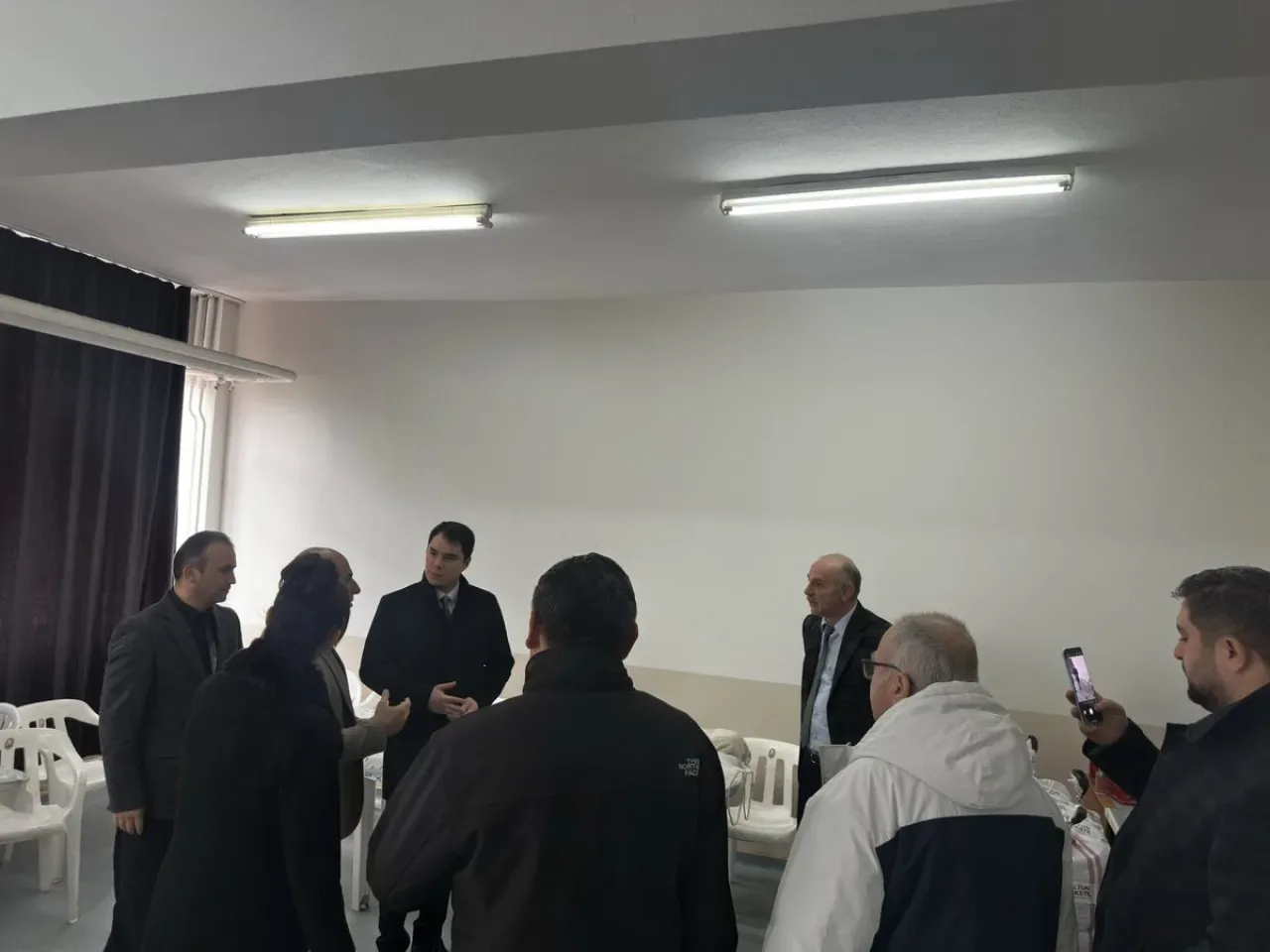 Orhaneli'de "1 Bot 1 Mont" Yardım Kampanyasına Kaymakamdan Teşekkür Orhaneli'de "1 Bot 1 Mont" Yardım Kampanyasına Kaymakamdan Teşekkür