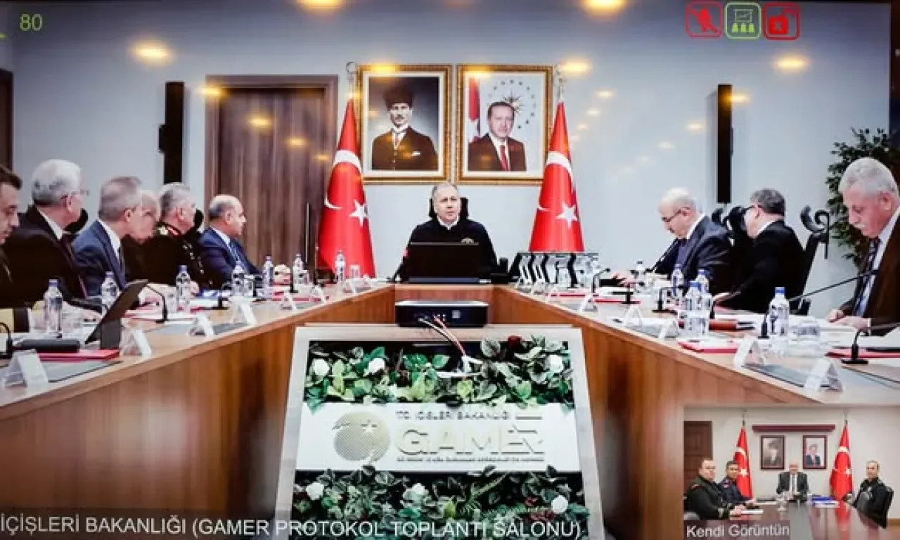 Adana Valisi Köşger, Yeni Yıl Güvenlik Toplantısına Katıldı Adana Valisi Köşger, Yeni Yıl Güvenlik Toplantısına Katıldı