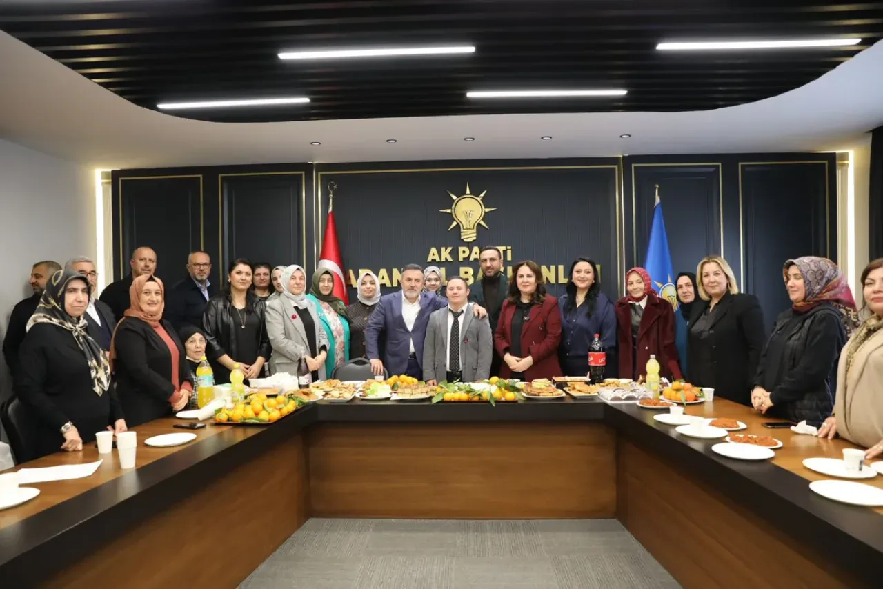 AK Parti Adana Kadın Kolları'ndan Yerli Malı Haftası Etkinliği AK Parti Adana Kadın Kolları'ndan Yerli Malı Haftası Etkinliği