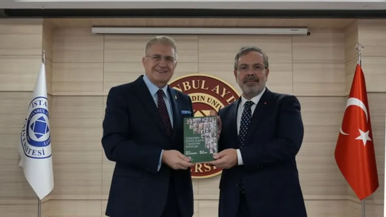 Halis Dalkılıç, İAÜ'de "Hazır Mısınız? Sıra Sizde" Söyleşisinde Öğrencilerle Buluştu Halis Dalkılıç, İAÜ'de "Hazır Mısınız? Sıra Sizde" Söyleşisinde Öğrencilerle Buluştu