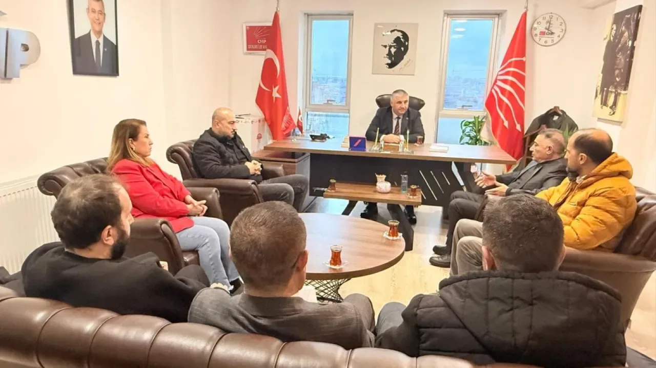 DEVA Partisi Eminönü İlçe Başkanı Kemal Şahin'e Hayırlı Olsun Ziyareti DEVA Partisi Eminönü İlçe Başkanı Kemal Şahin'e Hayırlı Olsun Ziyareti