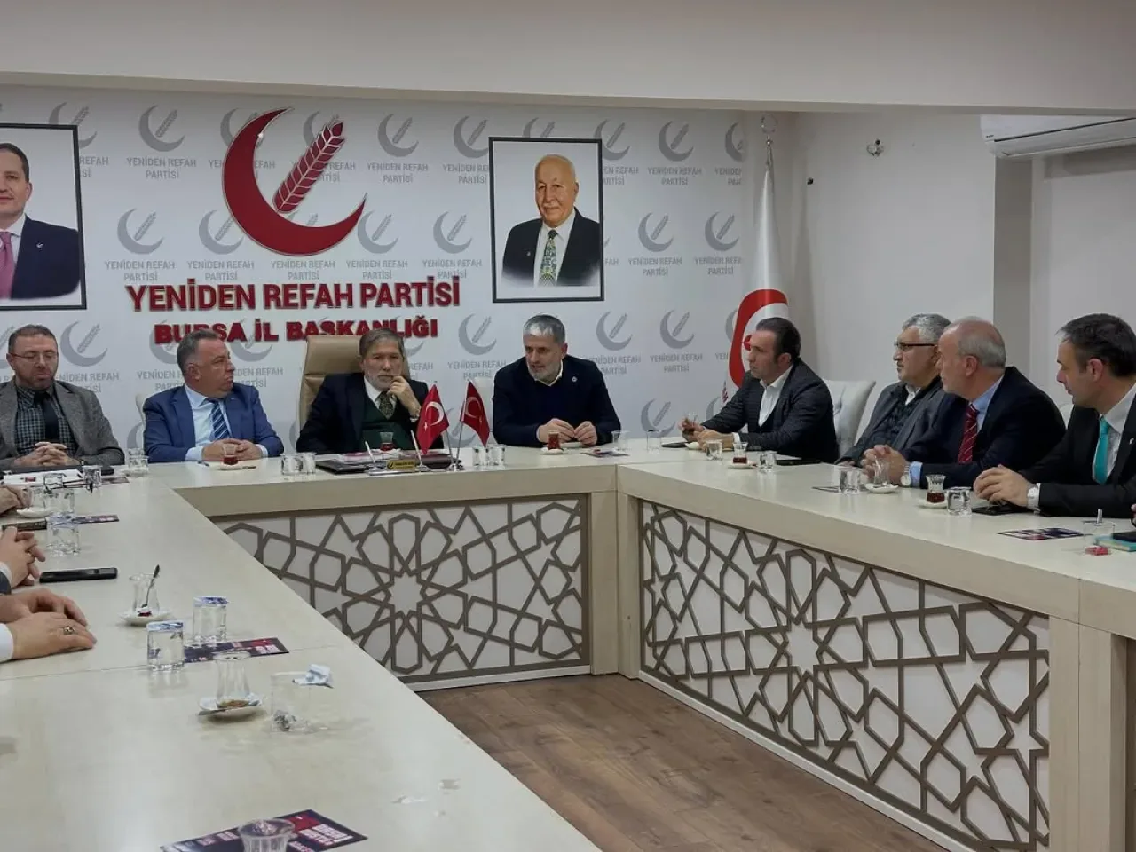 Saadet Partisi Bursa İl Başkanı Hamza Gürsel, Yeniden Refah Partisi'ne Nezaket Ziyaretinde Bulundu Saadet Partisi Bursa İl Başkanı Hamza Gürsel, Yeniden Refah Partisi'ne Nezaket Ziyaretinde Bulundu
