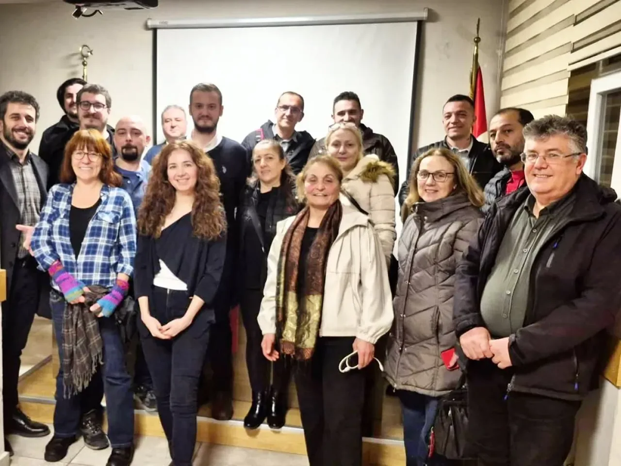 CHP Kadıköy İlçe Başkanlığı, Rasimpaşa Mahallesi'nde Üye Toplantısı Düzenledi CHP Kadıköy İlçe Başkanlığı, Rasimpaşa Mahallesi'nde Üye Toplantısı Düzenledi