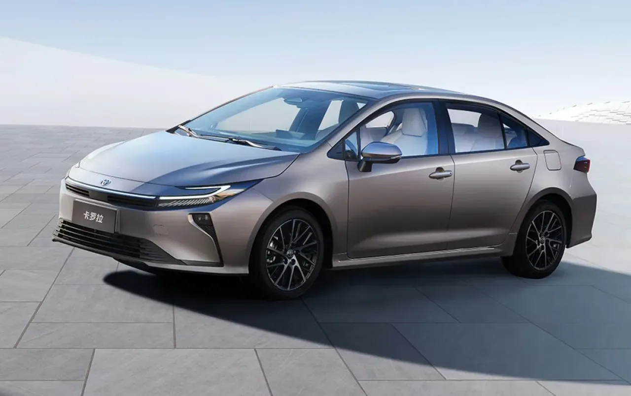 Yeni Toyota Corolla Tanıtıldı: 2.0 Litre Motor ve 1000 KM Menzil Yeni Toyota Corolla Tanıtıldı: 2.0 Litre Motor ve 1000 KM Menzil
