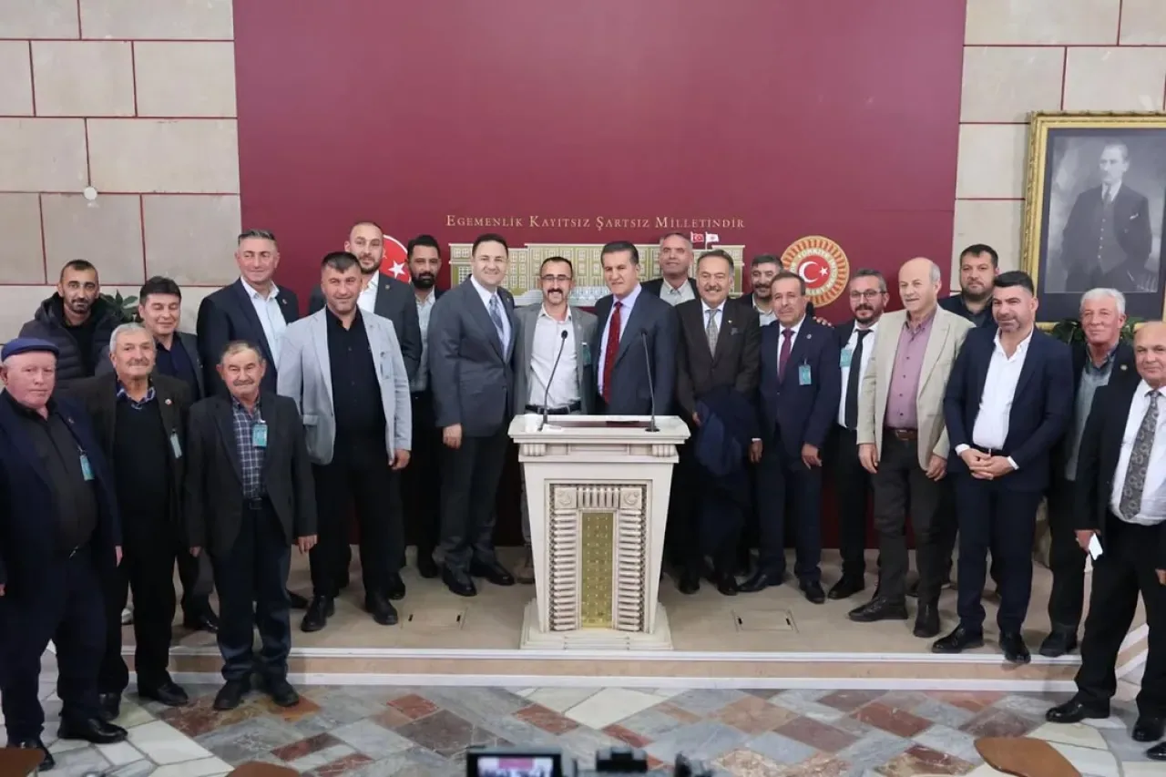 Ayaş CHP ve Muhtarlar, Milletvekili Akdoğan'ın Davetiyle TBMM'de Ağırlandı Ayaş CHP ve Muhtarlar, Milletvekili Akdoğan'ın Davetiyle TBMM'de Ağırlandı