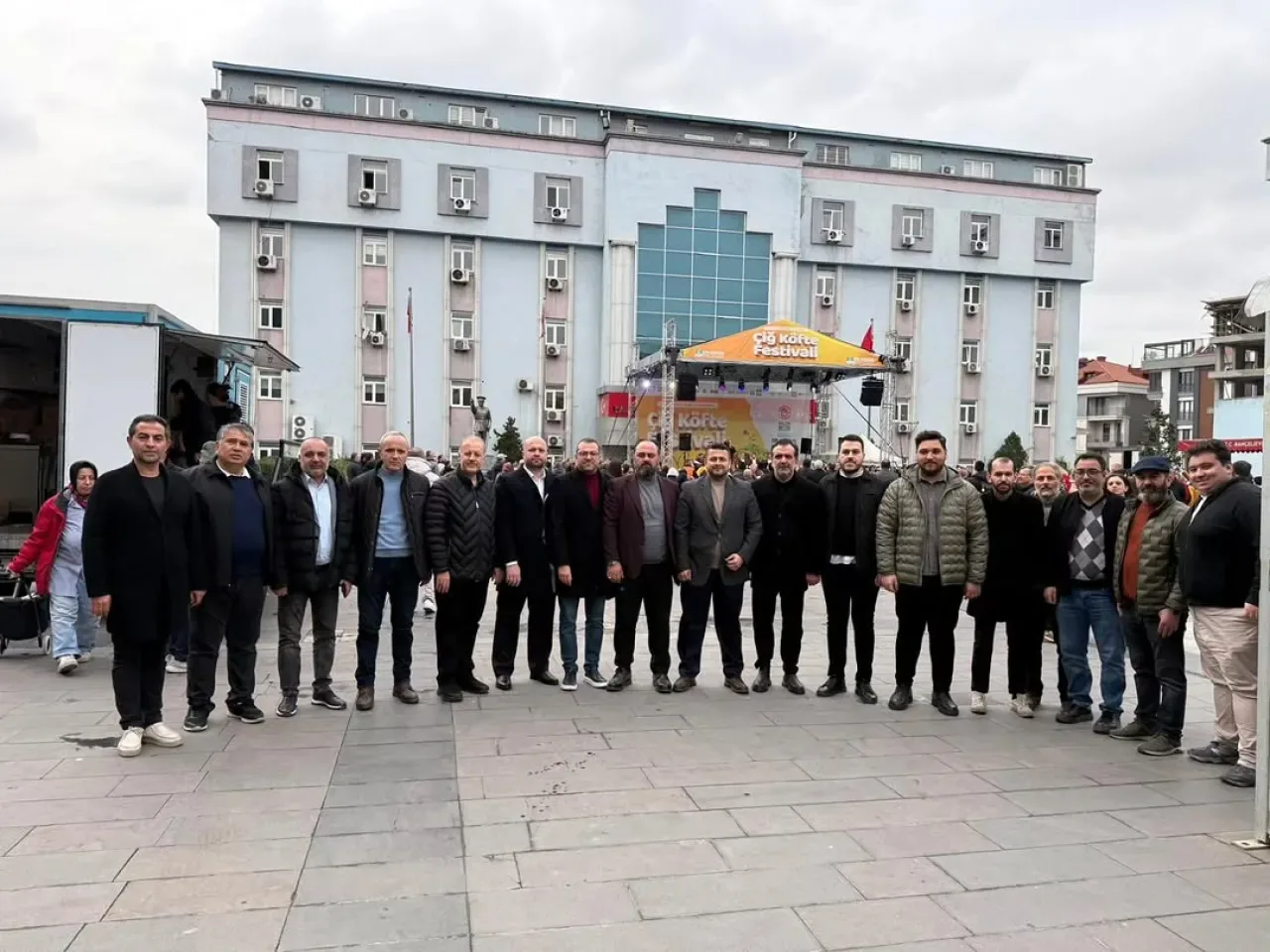 Bahçelievler'de Geleneksel Çiğ Köfte Festivali Coşkusu Bahçelievler'de Geleneksel Çiğ Köfte Festivali Coşkusu