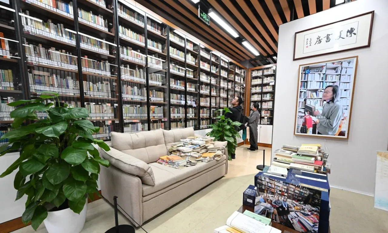 Bağışlanan Binlerce Kitap ile Edebiyat Hazineleri Sergisi Başkent Kütüphanesi'nde Açıldı Bağışlanan Binlerce Kitap ile Edebiyat Hazineleri Sergisi Başkent Kütüphanesi'nde Açıldı