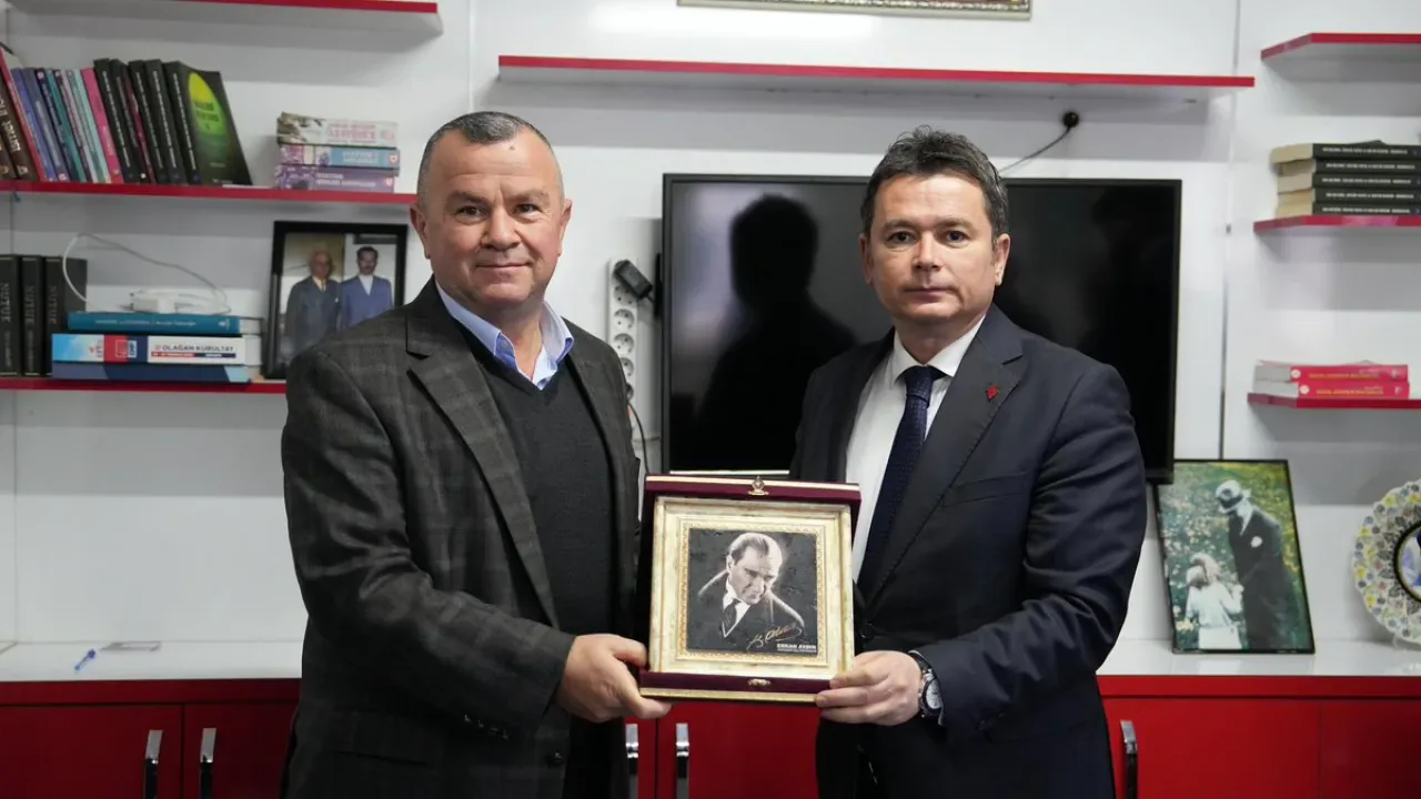 Bursa Osmangazi Belediye Başkanı Erkan Aydın Orhaneli'de Vatandaşlarla Buluştu Bursa Osmangazi Belediye Başkanı Erkan Aydın Orhaneli'de Vatandaşlarla Buluştu