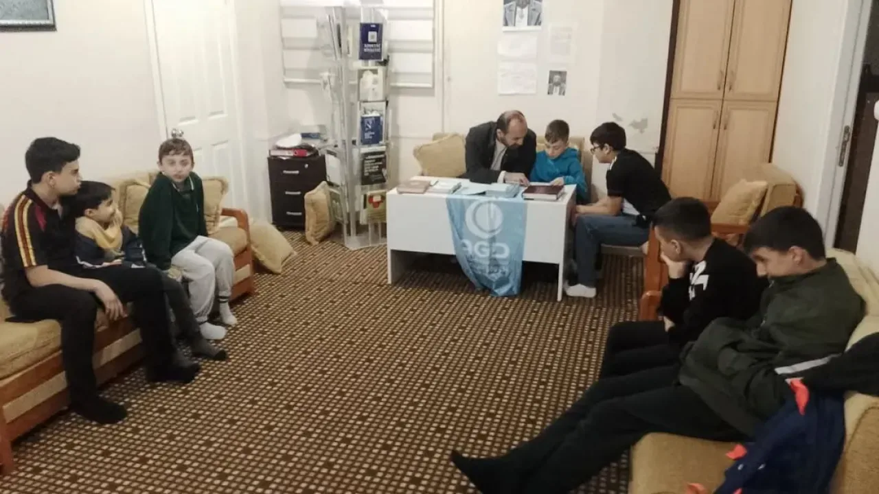 Anadolu Gençlik Derneği Bağcılar Mahmutbey'de Öğrencilerle Buluştu Anadolu Gençlik Derneği Bağcılar Mahmutbey'de Öğrencilerle Buluştu