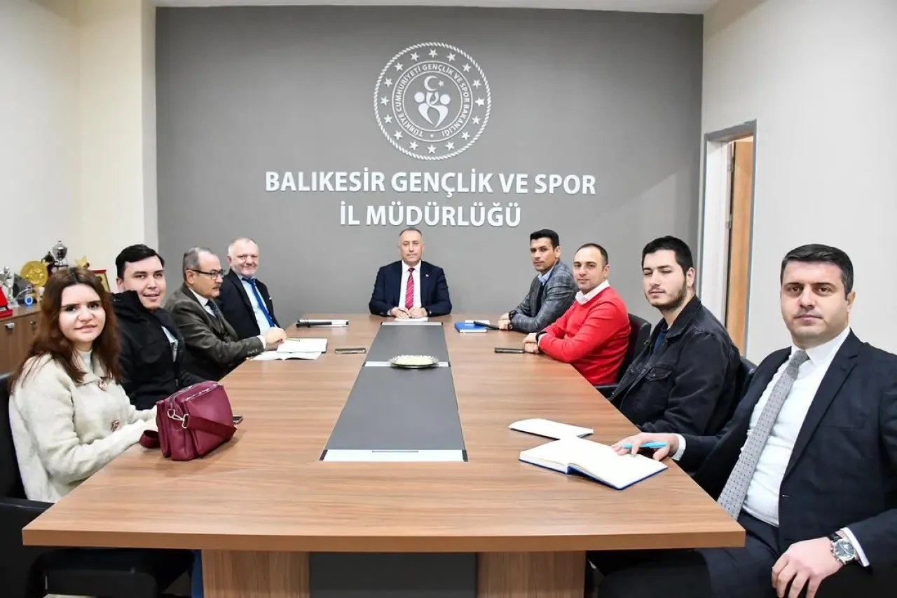 Balıkesir'de Görme Engelliler Derneğinden Gençlik ve Spor İl Müdürlüğüne Ziyaret Balıkesir'de Görme Engelliler Derneğinden Gençlik ve Spor İl Müdürlüğüne Ziyaret