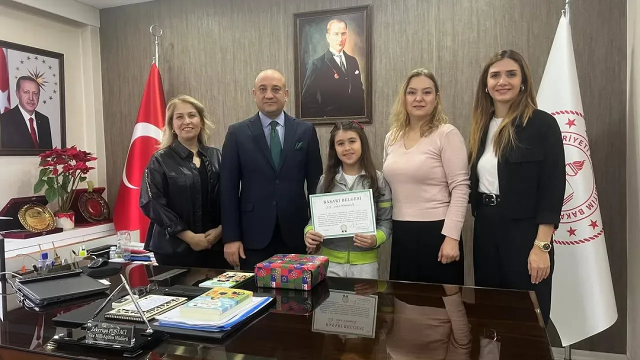 Beylikdüzü'nde "Geleceğin Yazarları" Projesinde İlçe Birincisi Belli Oldu Beylikdüzü'nde "Geleceğin Yazarları" Projesinde İlçe Birincisi Belli Oldu