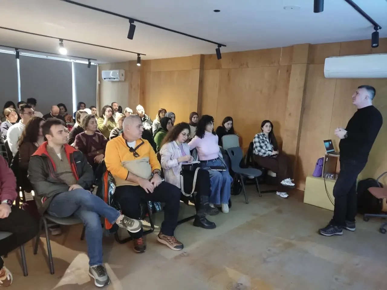 Beylikdüzü'nde Öğretmenler AB Proje Yazma Teknikleri Eğitimi ile Donanımlanıyor Beylikdüzü'nde Öğretmenler AB Proje Yazma Teknikleri Eğitimi ile Donanımlanıyor