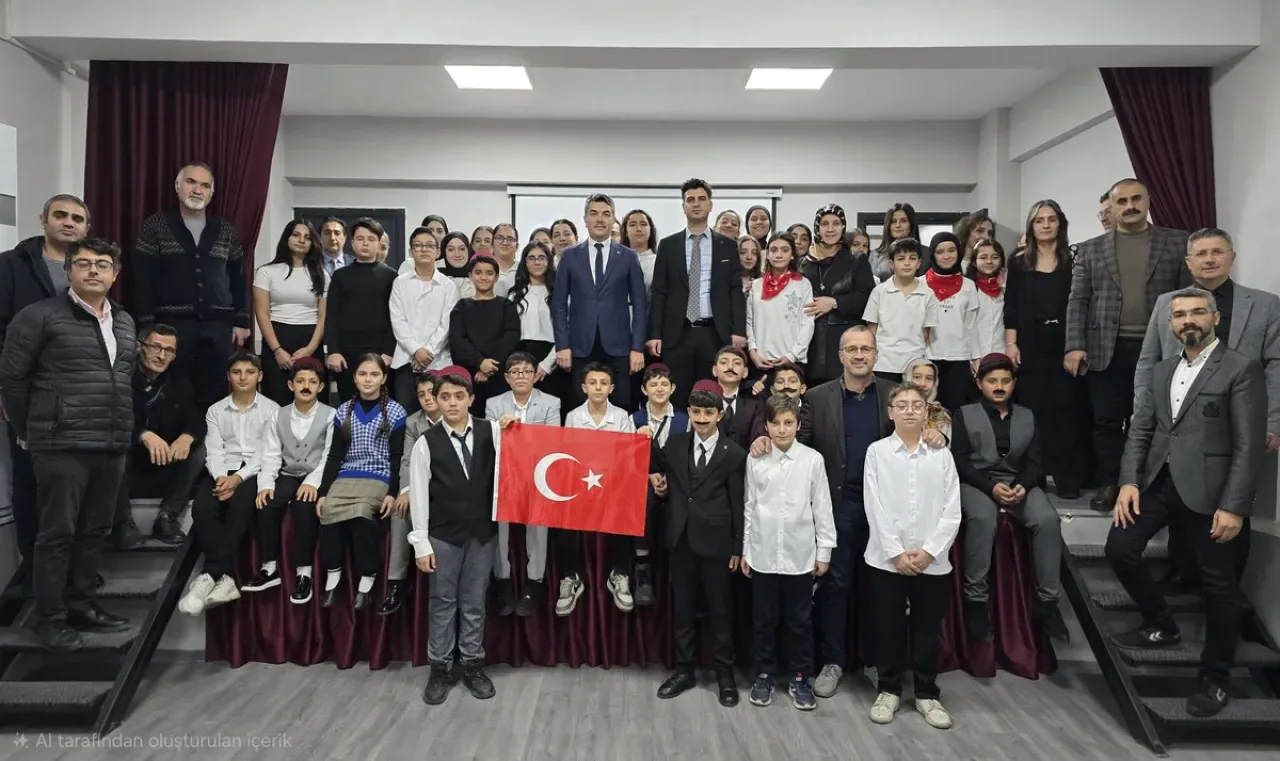 Mehmet Akif Ersoy, Bursa'da Öğrencilerin Hazırladığı Programla Anıldı Mehmet Akif Ersoy, Bursa'da Öğrencilerin Hazırladığı Programla Anıldı