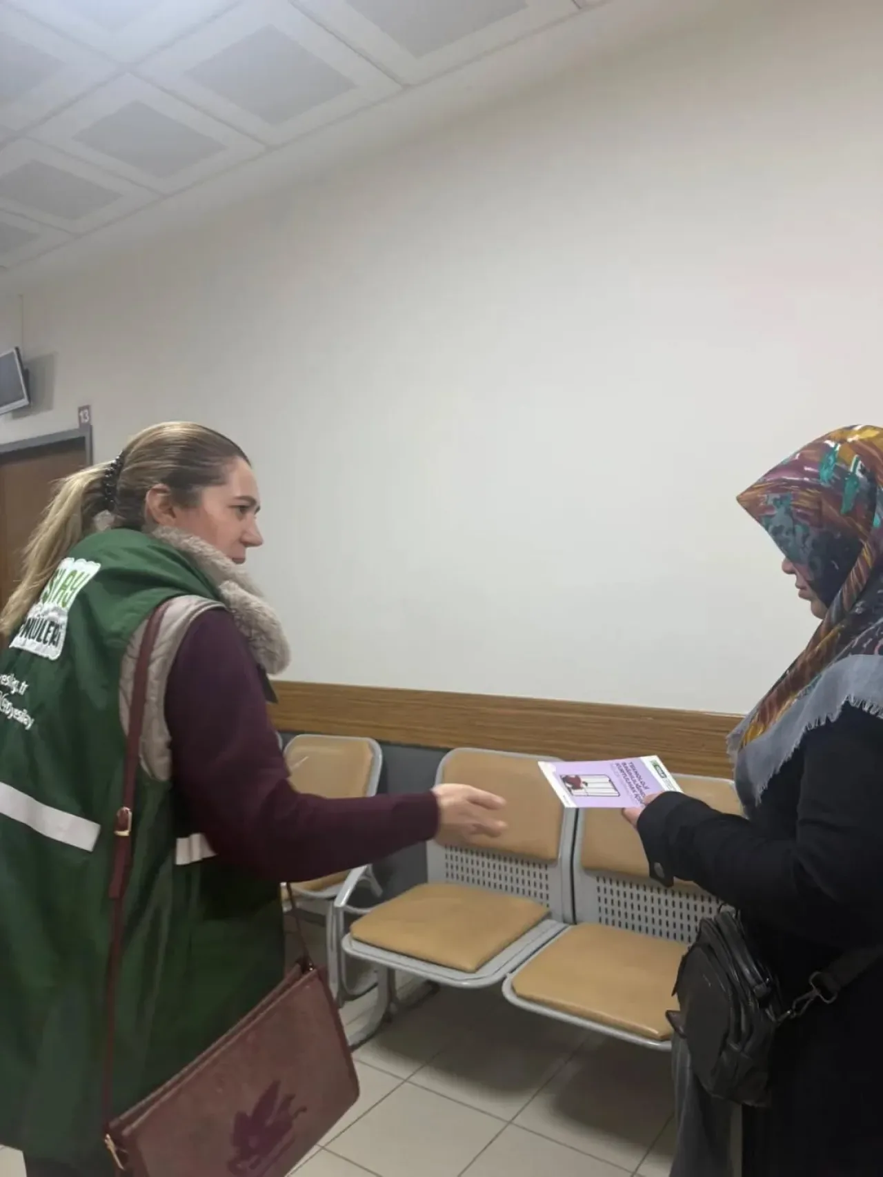 Yeşilay Zeytinburnu Kadın Komisyonu Hastanede Bağımlılıkla Mücadele Farkındalığı Oluşturdu Yeşilay Zeytinburnu Kadın Komisyonu Hastanede Bağımlılıkla Mücadele Farkındalığı Oluşturdu