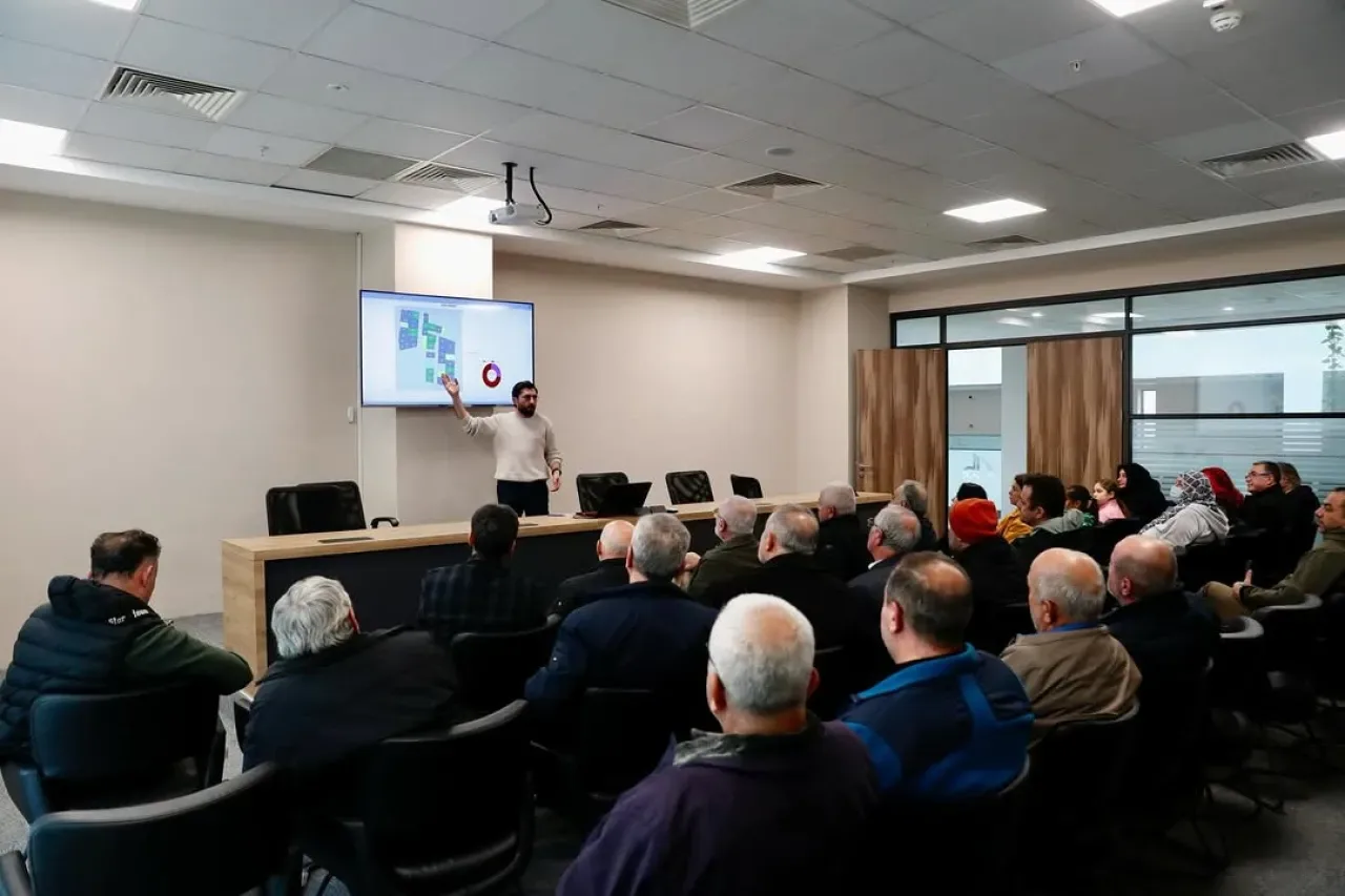 Bağcılar'da Kemalpaşa Mahallesi İçin Kentsel Dönüşüm Toplantısı Düzenlendi Bağcılar'da Kemalpaşa Mahallesi İçin Kentsel Dönüşüm Toplantısı Düzenlendi