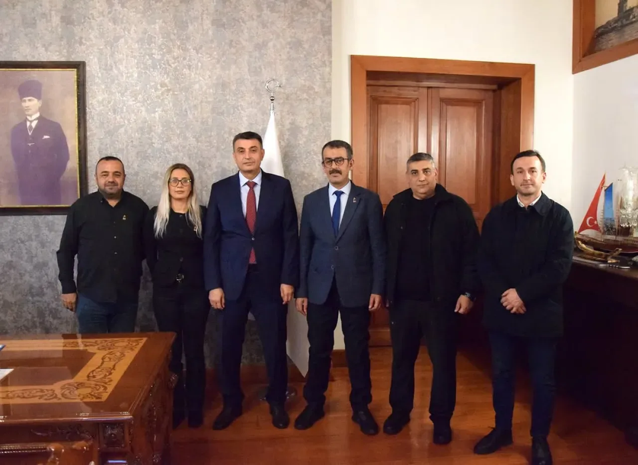 Kağıthane Kaymakamı Yüksel Kara, Çeşitli STK ve Parti Temsilcilerini Makamında Ağırladı Kağıthane Kaymakamı Yüksel Kara, Çeşitli STK ve Parti Temsilcilerini Makamında Ağırladı