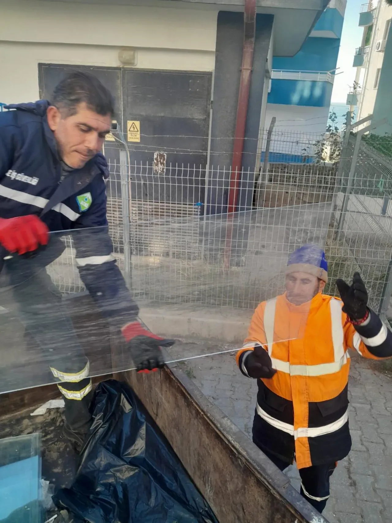 Karataş Belediyesi, İlçe Genelinde Temizlik ve Çevre Düzenlemesi Seferberliği Başlattı Karataş Belediyesi, İlçe Genelinde Temizlik ve Çevre Düzenlemesi Seferberliği Başlattı