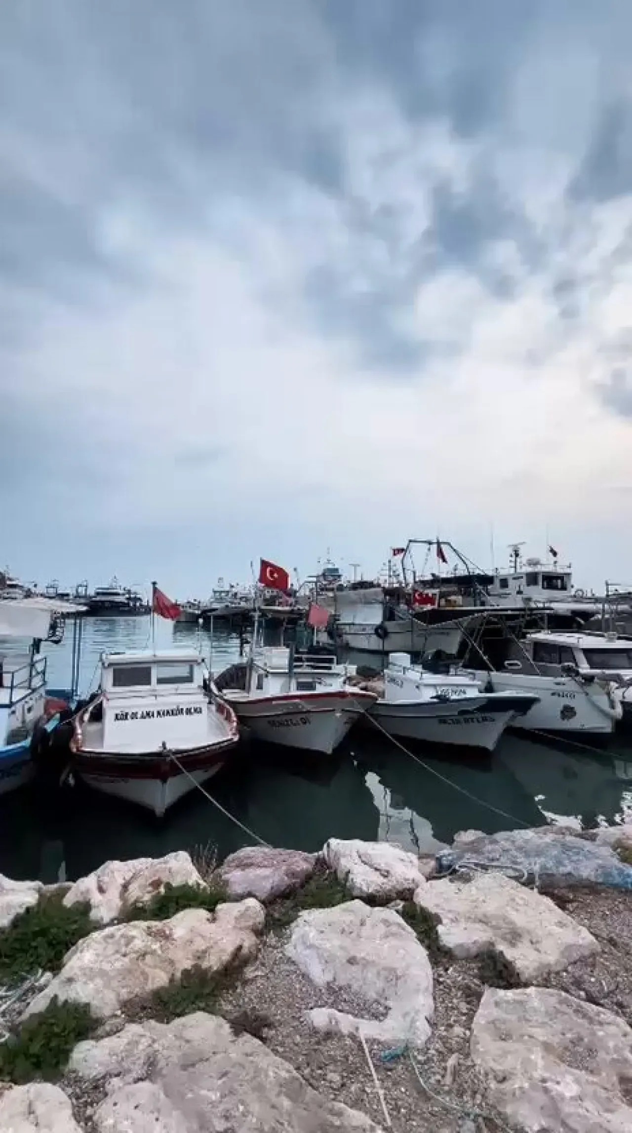 Karataş'ta Balıkçılarla İstişare Toplantısı: Ortak Akıl ve İş Birliği Vurgusu Karataş'ta Balıkçılarla İstişare Toplantısı: Ortak Akıl ve İş Birliği Vurgusu