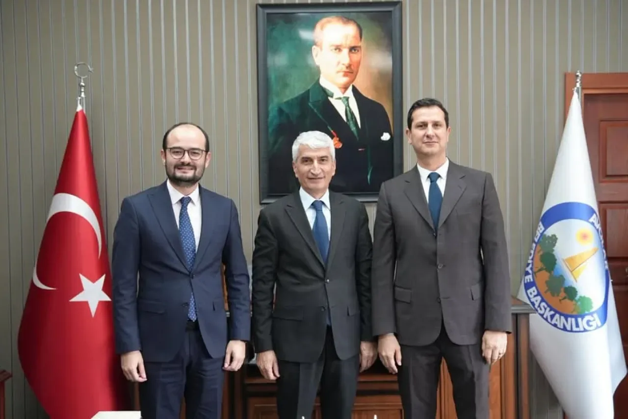 Jeofizik Mühendisleri Odası'ndan Avcılar Belediyesi'ne Ziyaret: Afet Risk Azaltma ve Kentsel Dönüşüm Görüşüldü Jeofizik Mühendisleri Odası'ndan Avcılar Belediyesi'ne Ziyaret: Afet Risk Azaltma ve Kentsel Dönüşüm Görüşüldü